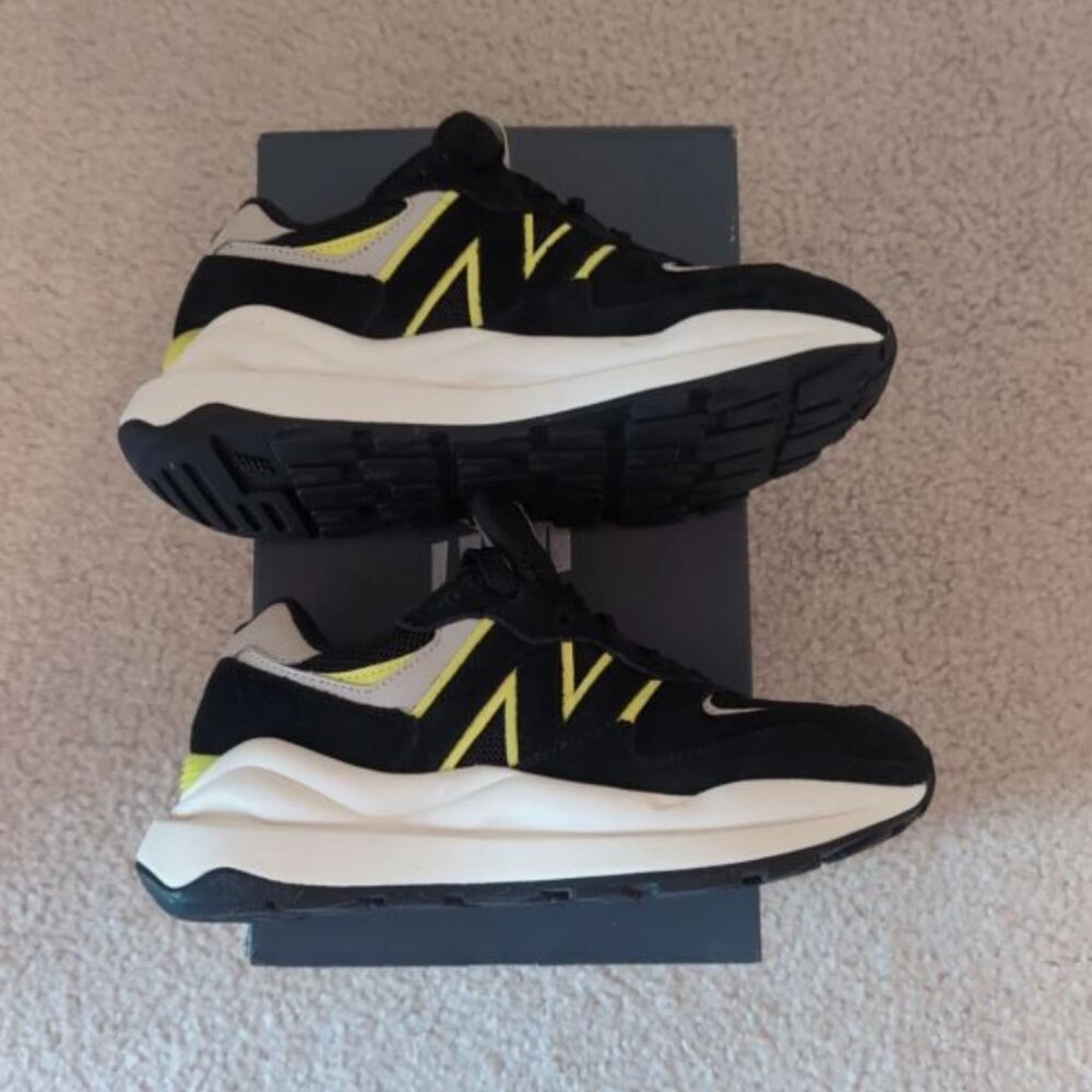 NB 5740 SIZE 5.5 WOMEN, 4 YOUTH BLACK, WHITE AND LEMONADE COLOR WAY DEAD STOCK